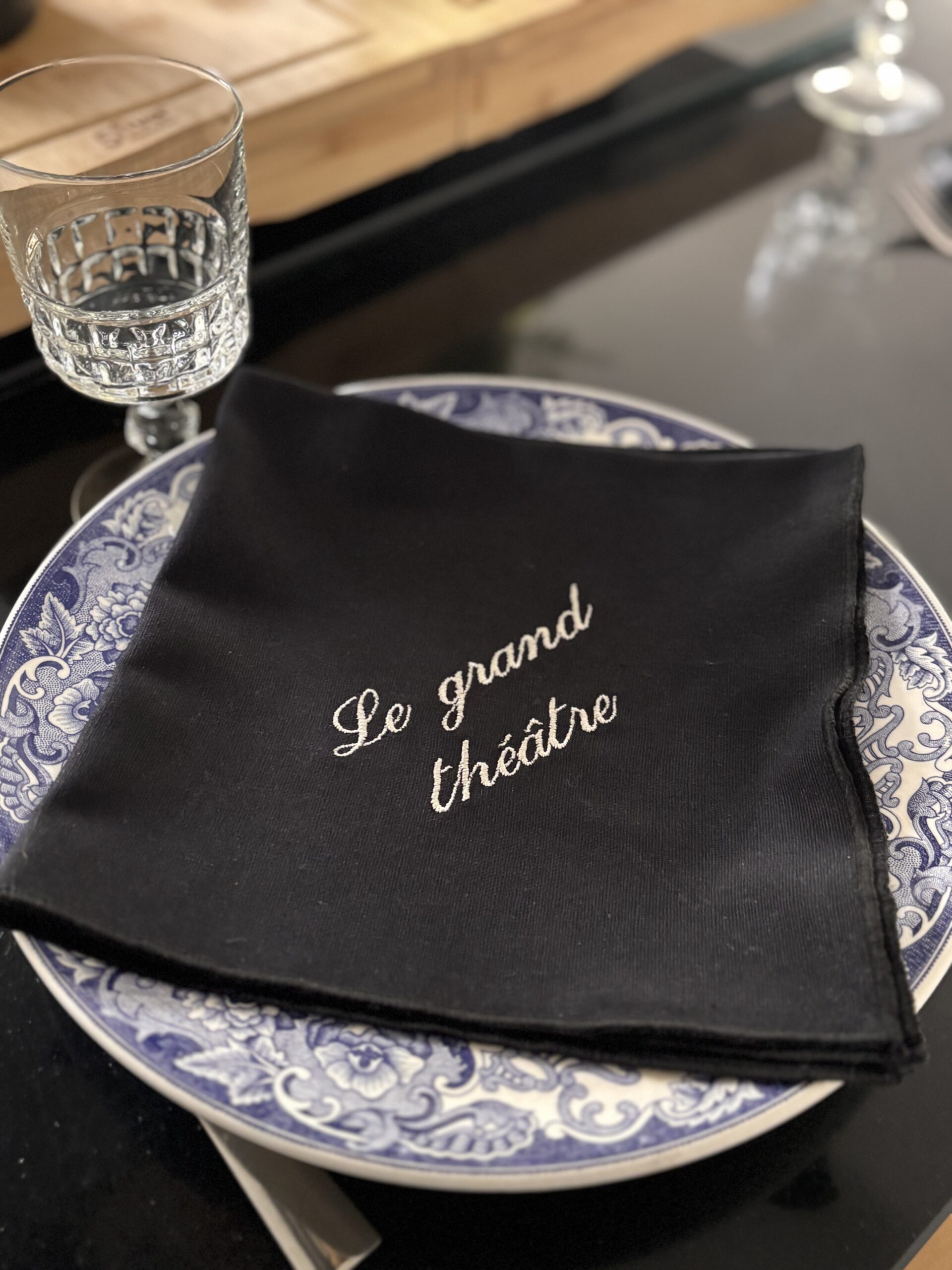 Le tour de table - des serviettes pour écrire vos souvenirs – Image 12